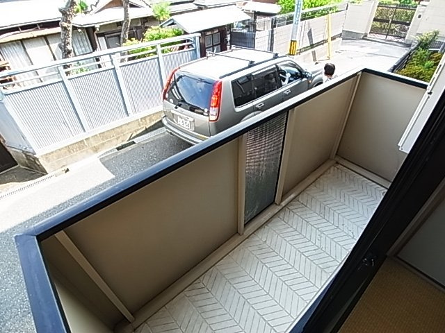 神戸市長田区山下町１丁目のアパートのバルコニー