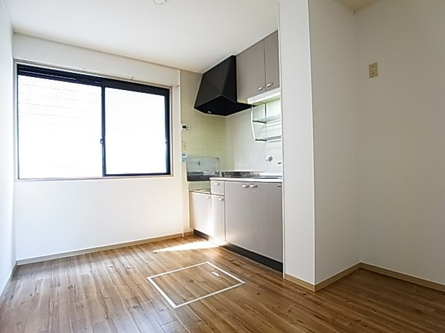 神戸市長田区山下町１丁目のアパートの居間・リビング|リビング