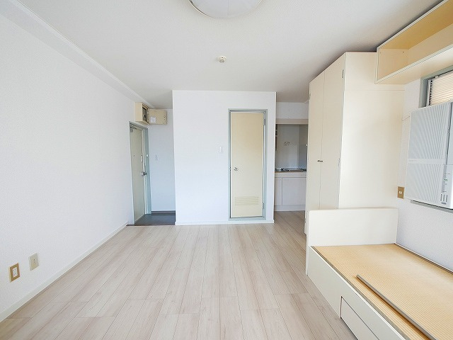 マンションアモリーノの洋室