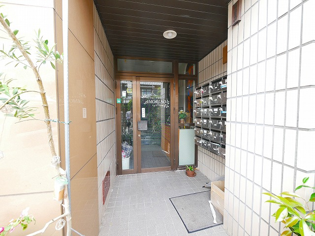 マンションアモリーノのエントランス