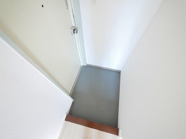 マンションアモリーノの玄関