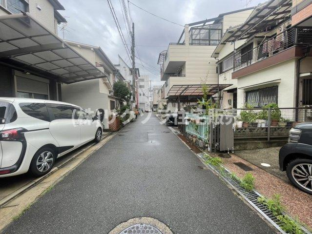 萱島南町　中古一戸建ての前面道路含む現地写真|■物件内覧・資金計画相談・住宅ローン相談、リフォーム相談、お問合せ受付中■
※当日・翌日のご内覧、ご相談はお電話でのお問合せがスムーズです！