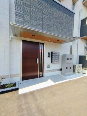 【エントランス】 | トリシアシャトー