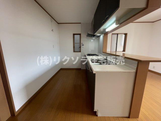 田井町　中古一戸建てのキッチン|LDK14.3帖
■物件内覧・資金計画相談・住宅ローン相談、リフォーム相談、お問合せ受付中■
※当日・翌日のご内覧、ご相談はお電話でのお問合せがスムーズです！