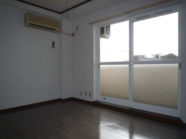 アルバトロス原の洋室