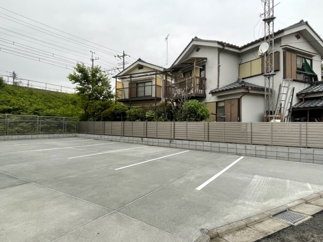 メゾンイガラシの駐車場