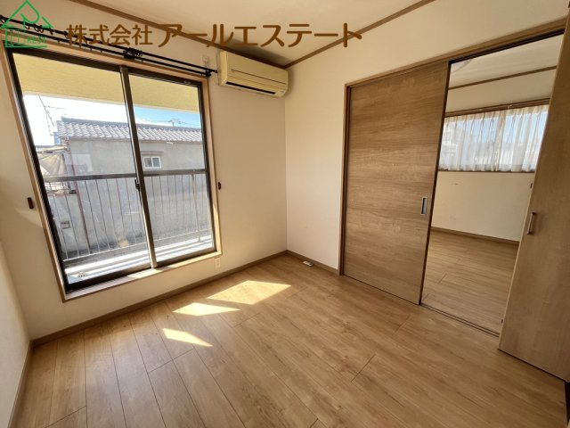 加古川市平岡町新在家　JR「東加古川駅」徒歩13分の寝室