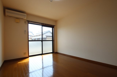 【洋室】 | パーシモンフィールド