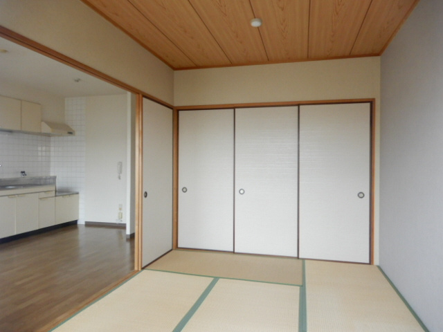 グリーンエイトⅣの居間・リビング