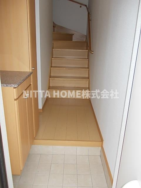 ベル　ファミーユⅢ　１番館の玄関|玄関にはシューズボックスを設置しています(*^^*)