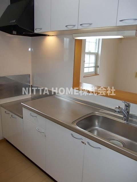 ベル　ファミーユⅢ　１番館のキッチン|人気のカウンターキッチン(^^♪ガスコンロ設置できます○