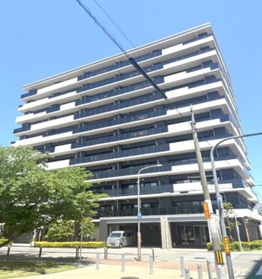 ローレルコート守口の外観|新しい生活にいかがでしょうか？外観はお住まいの顔になります。こだわりたいポイントですね。水回りリフォームやリノベーションも承ってます。
■現地見学・資金計画相談・住宅ローン相談もお問合せ受付中■