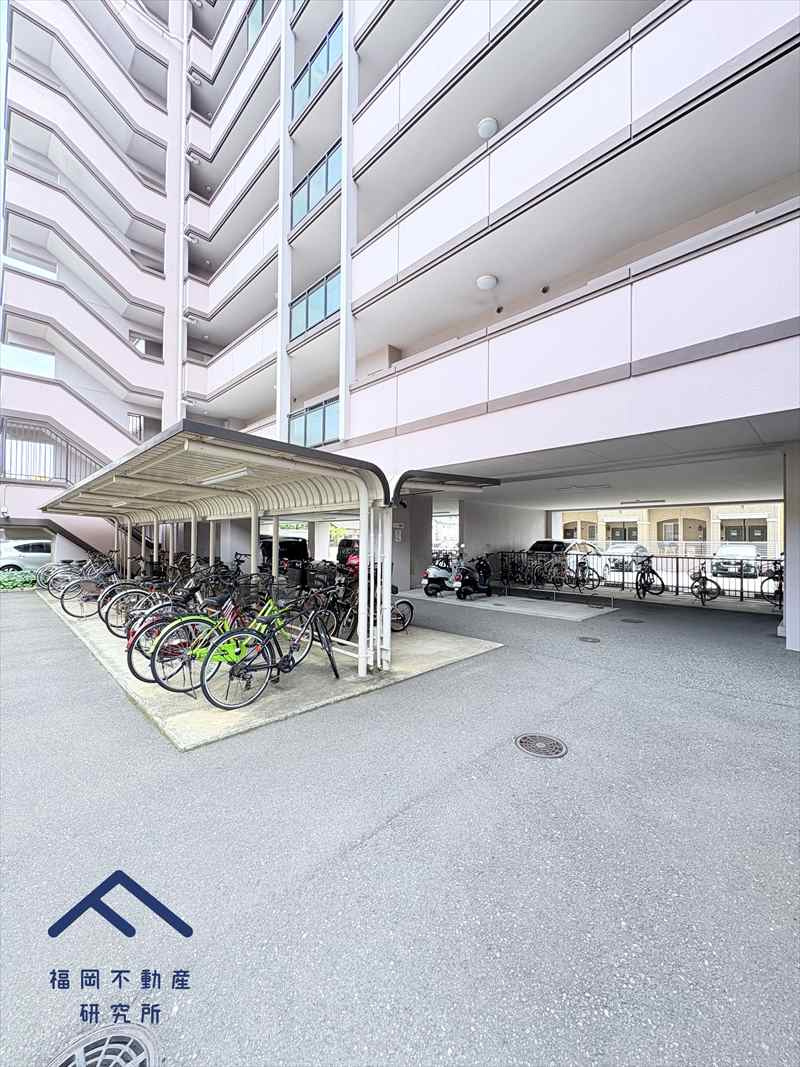 アンピール松島の駐車場