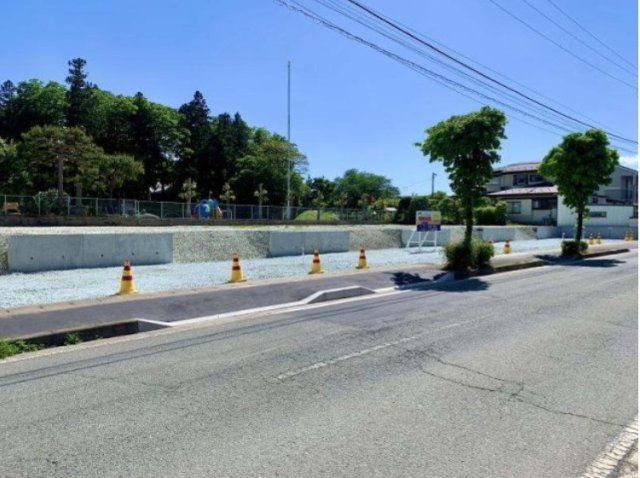山形市鈴川町2丁目【No.1】土地の前面道路含む現地写真