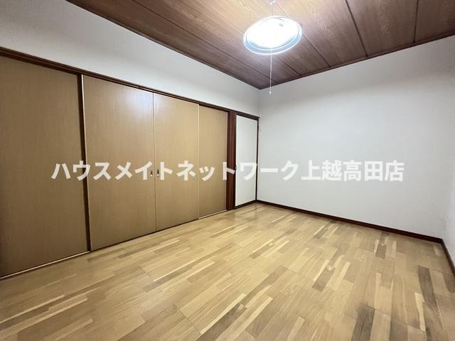 メゾンアイリスの居間・リビング|洋室