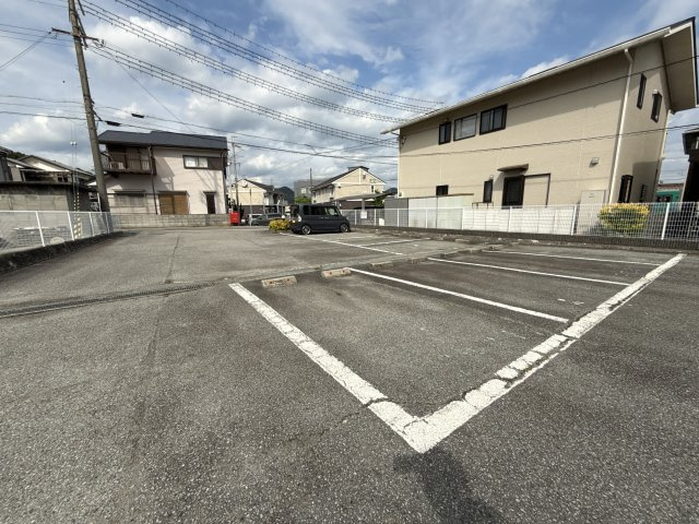グレースガーデンⅠの駐車場