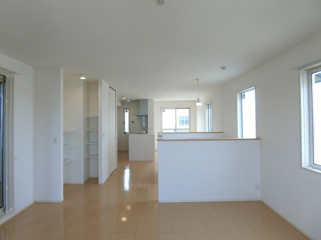 サンローザの居間・リビング