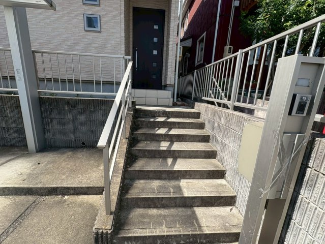 みよし市三好丘あおば１丁目住宅のエントランス