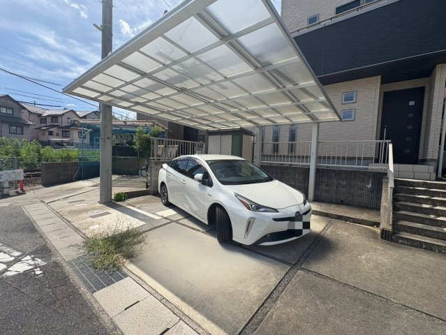 みよし市三好丘あおば１丁目住宅の駐車場