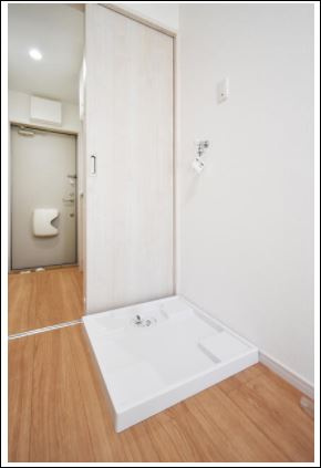 トモイエレジデンス中野の玄関