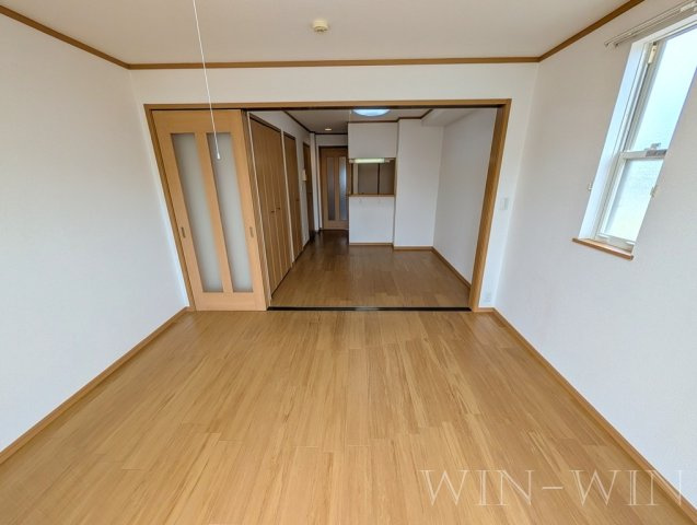 アレーナの洋室