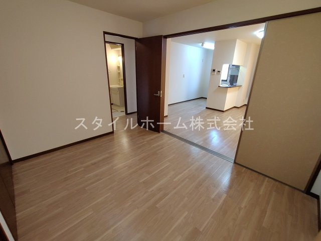 スクエアヴィレッジEの居間・リビング