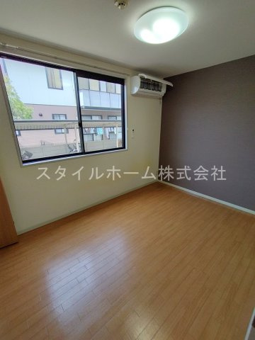 スクエアヴィレッジFの居間・リビング