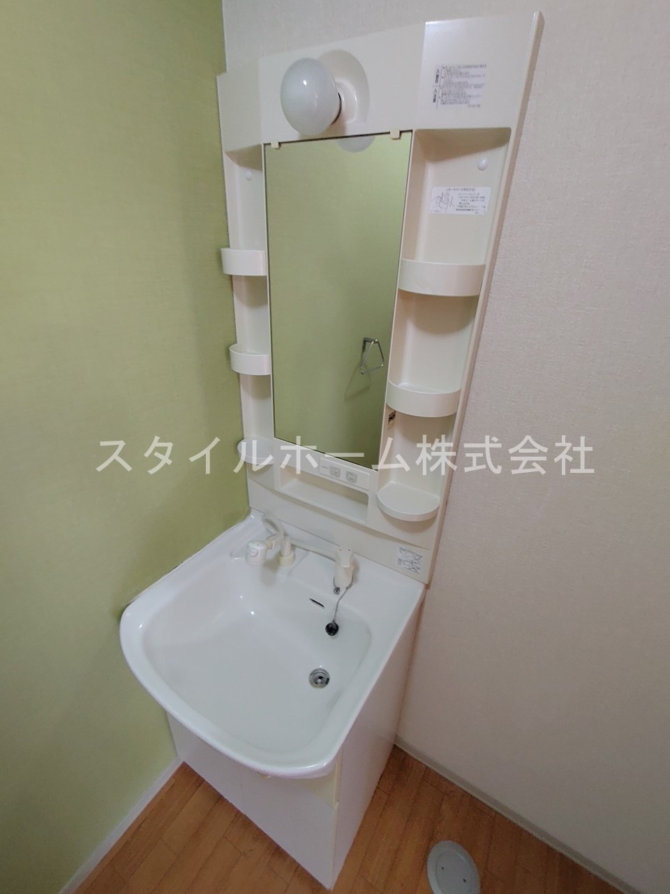 スクエアヴィレッジFの洗面所