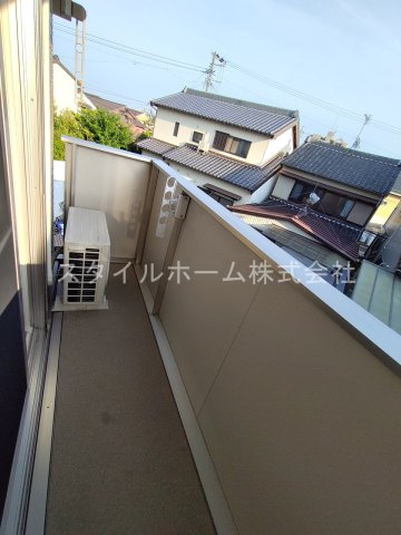 チャルカ・T のバルコニー