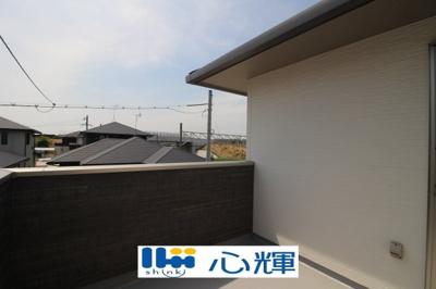 【バルコニー】 | プランタウン小野田駅前（14号地） | 日当たりのよい住宅エリアですので、多くの陽光が降り注ぎ、室内には陽だまりを生み出してくれます。