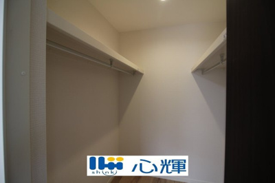 【収納】 | プランタウン小野田駅前（14号地） | ウォークインクローゼットは、衣類やかばんなどをまとめて収納出来ます。