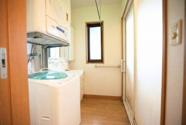 公園通り1丁目　中古のトイレ|窓付きのトイレです。