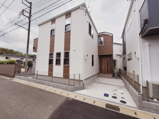 【外観】 | 永く生活をしていく場所だからこそ、街並みや周辺の環境も大切です。物件と合わせて生活環境のイメージもご提案いたします。
