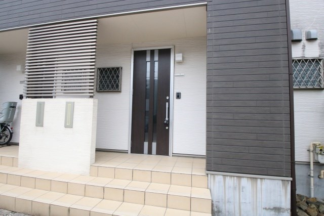 アルタイル一社のエントランス