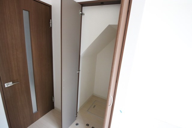 アルタイル一社の玄関