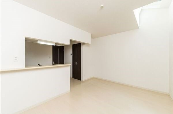 アルタイル一社の居間・リビング