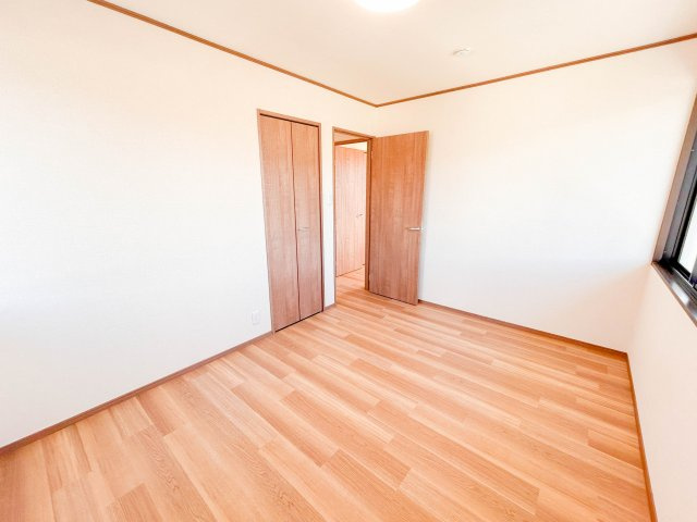 【洋室】 | 裾野市二ツ屋 中古住宅 XH05666 | 裾野市二ツ屋　2F北側洋室6.6帖　リフォーム後
