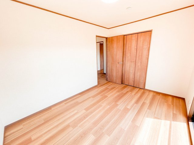 【洋室】 | 裾野市二ツ屋 中古住宅 XH05666 | 裾野市二ツ屋　2F南側洋室6.6帖　リフォーム後