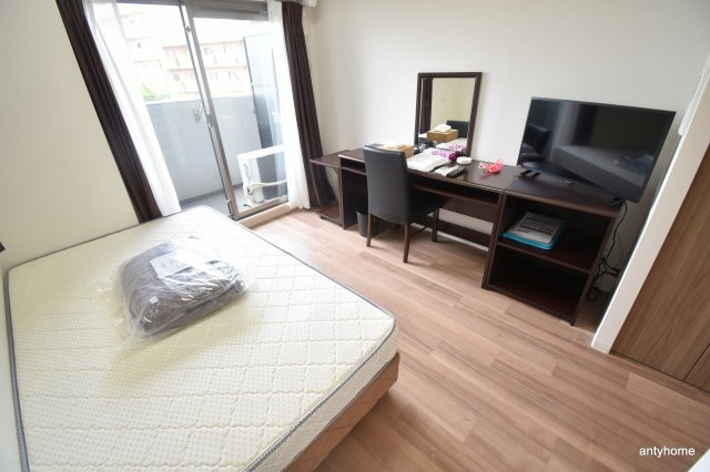 プレサンス新大阪ザ・シティ　仲介手数料無料の居間・リビング