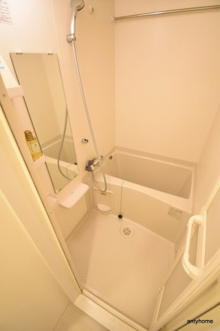 プレサンス新大阪ザ・シティ　仲介手数料無料の浴室