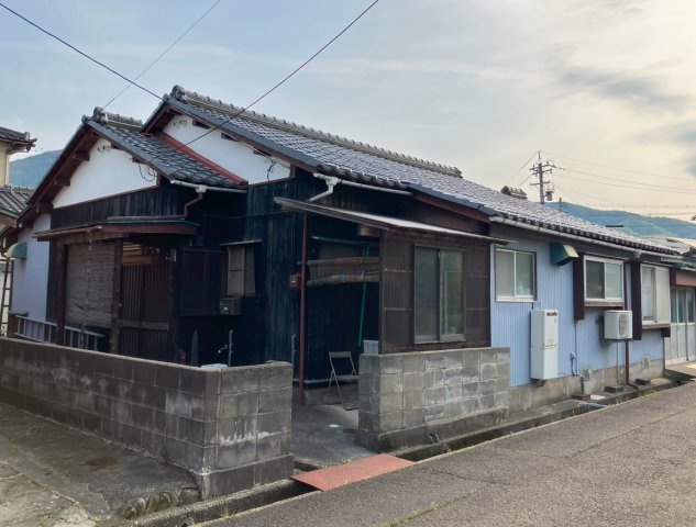 敦賀市ひばりヶ丘町中古物件の外観