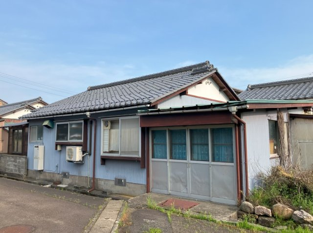 敦賀市ひばりヶ丘町中古物件の外観