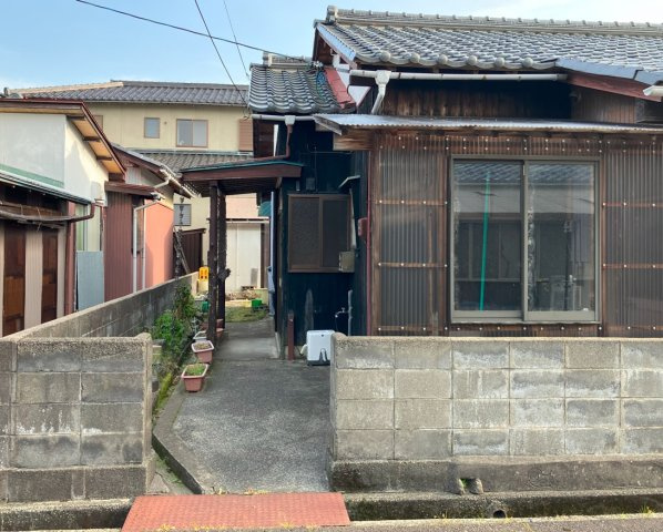 敦賀市ひばりヶ丘町中古物件の外観