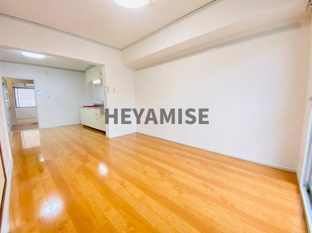 ヴィラ富士見の森の居間・リビング|※反転間取りのお部屋の画像です※