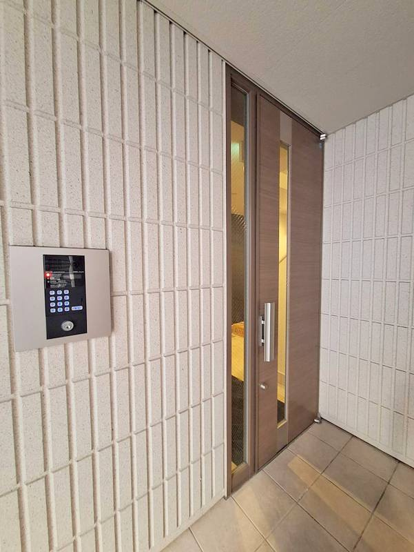Ｉ．Ｓｔａｔｉｏｎのエントランス