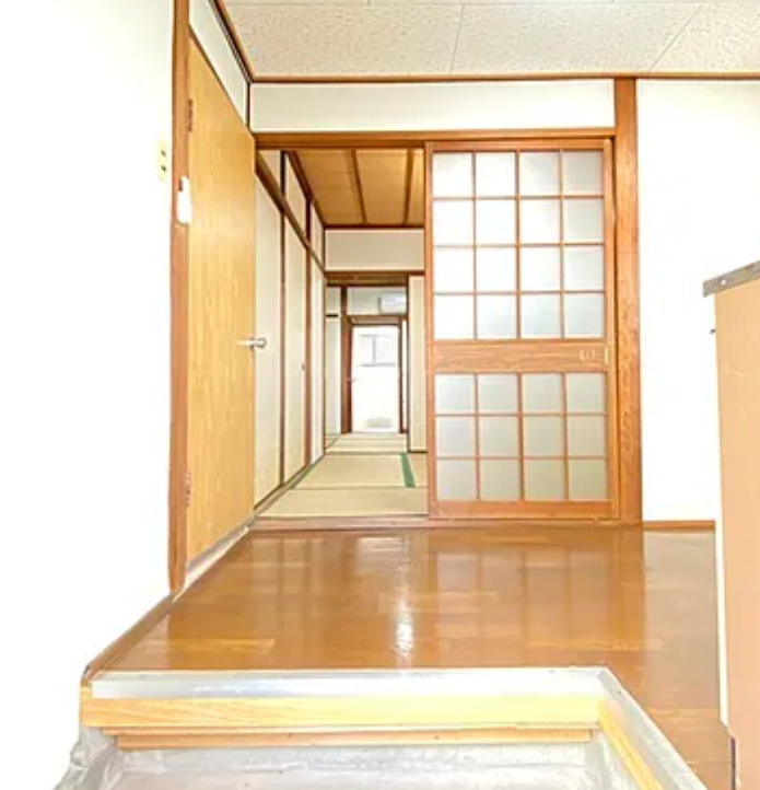 和歌山市加納　収益アパート　高利回り物件の玄関