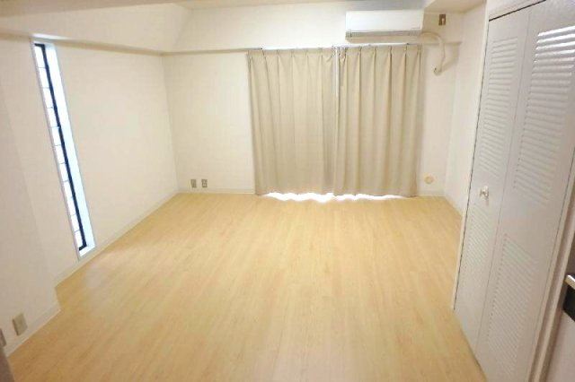 夙川羽衣町パークハイムの洋室|ゆったりした洋室です