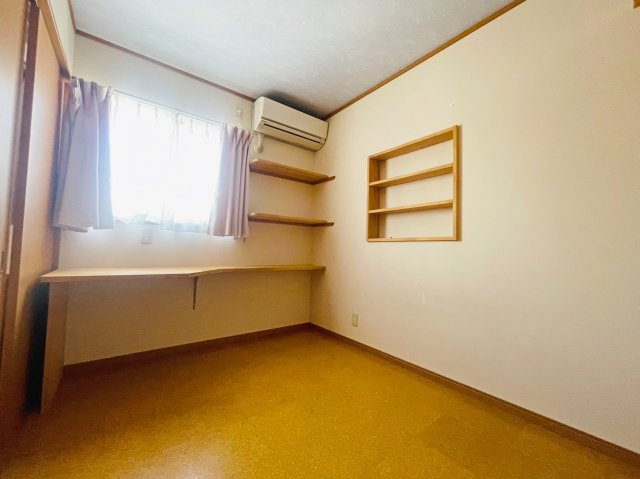 梅津林口町の洋室