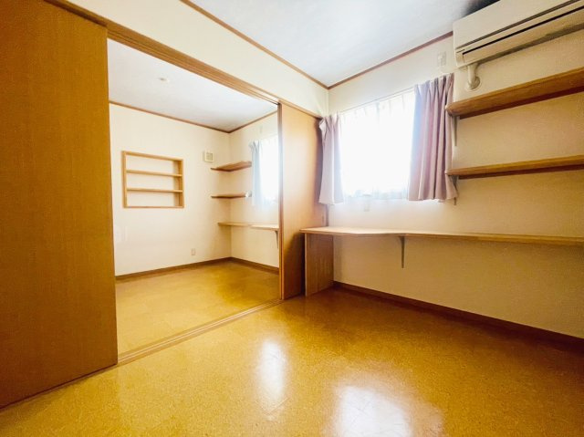 梅津林口町の洋室