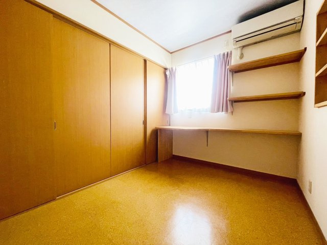 梅津林口町の洋室
